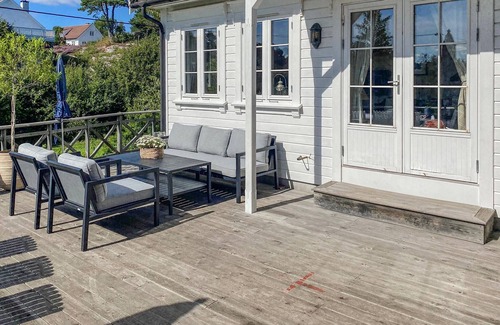 Grimstad Casa | Gorgeous home in Homborsund with kitchen