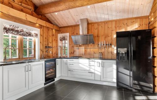 Flesberg Casa | Gorgeous Home In Lampeland With Kitchen