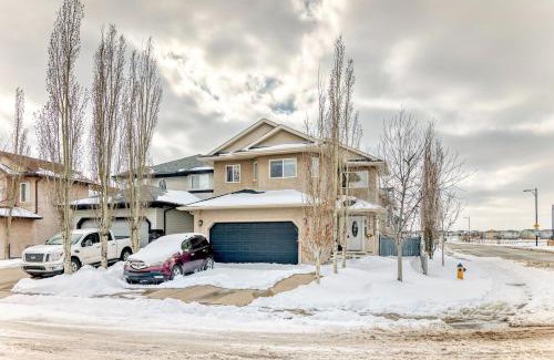 Northwest Edmonton Casa | Gorgeous home in Newcastle close to many amenities