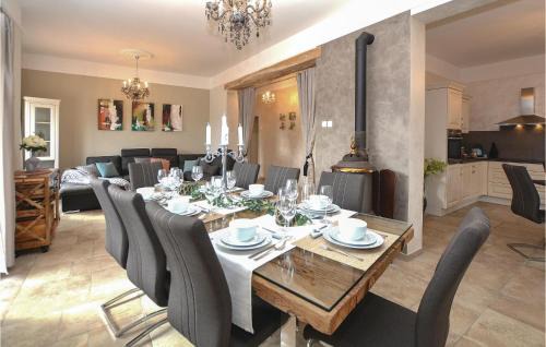 Tomaj Casa | Gorgeous Home In Sezana With Sauna