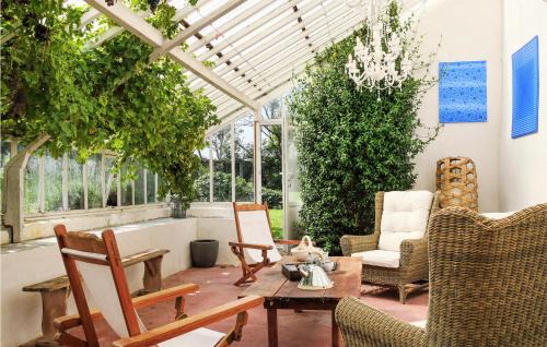 Saint-Germain-des-Vaux Casa | Gorgeous Home In St Germain Des Vaux