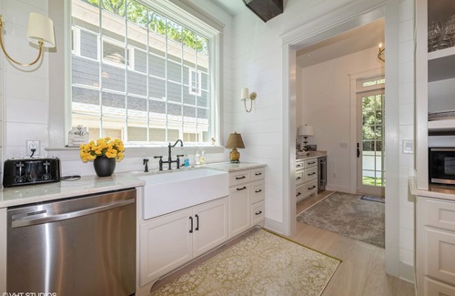 The Pines Casa | Gorgeous home in the Pines with 26 foot heated saltwater pool