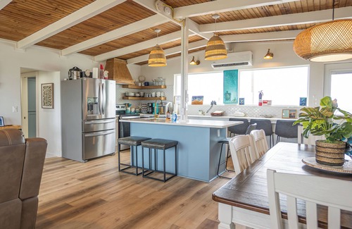 Cedar Lane Casa | Gorgeous Home on Sargent Beach & ICW! w/ Screen Porch & Hot Tub