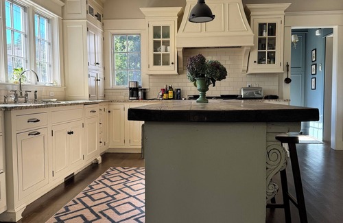 South Duxbury Casa | Gorgeous home steps from a private beach