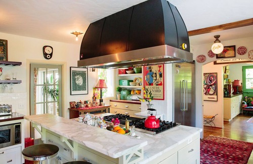 Montecito Casa | Interior magnífico, jardines llenos de alma, chimeneas, piscina y cancha de bochas