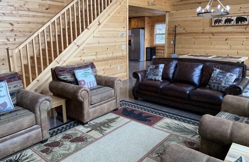 Topton Cabina | GORGEOUS LAKE FRONT CABIN - PRIVATE LAKE ACCESS-FISHING, KAYAKING, AND HIKING.