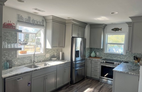 North Carolina Coast Casa | Gorgeous Lake Views. Walk to the beach, boardwalk, Farmers Market & more!