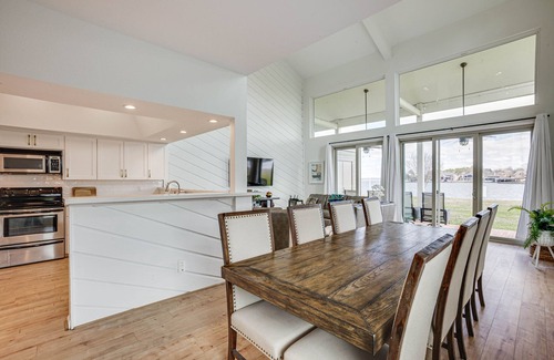 April Sound Casa | Gorgeous Lakefront Townhome w/ Pool Access & Views