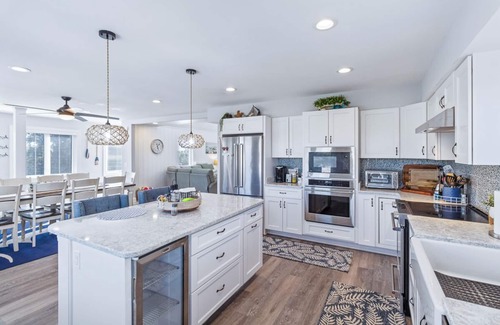 South Nags Head Casa | Gorgeous like-new oceanside home w/ rooftop deck & stunning views!