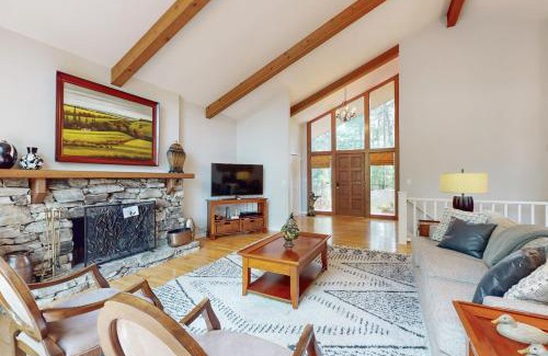 Hendersonville Casa | Gorgeous Little River Escape