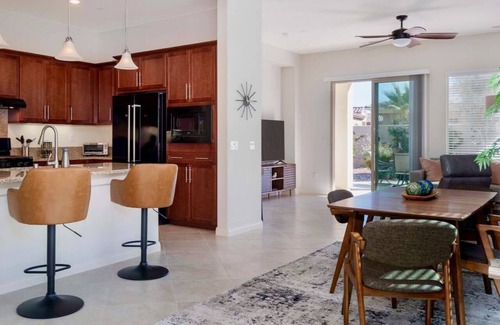 Indio Casa | GORGEOUS LUXURY RENTAL- new furnishings in 55+ Sun City Shadow Hills