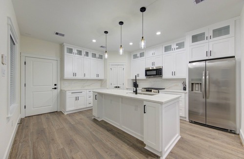 North Houston Casa | Gorgeous Luxury Villa Located in Central Houston. Near downtown & IAH