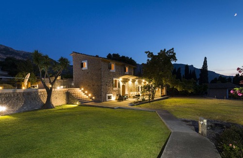 Biniaraix Casa | Gorgeous mallorquín estilo finca con piscina y dos bicicletas.