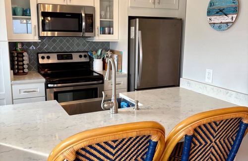 Saint Helena Island Villa | Gorgeous Marsh Views, Across from the Beach