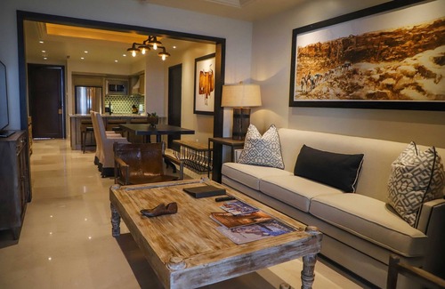 Los Cabos Complejo | Gorgeous Master Suite at Rancho San Lucas
