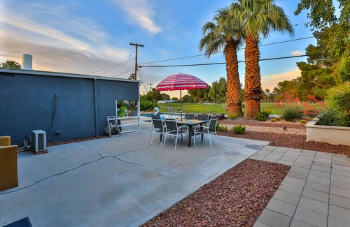 Las Vegas Casa | GORGEOUS Mid Century - Close to Strip - Golf - Views - Superhost Status - WOW