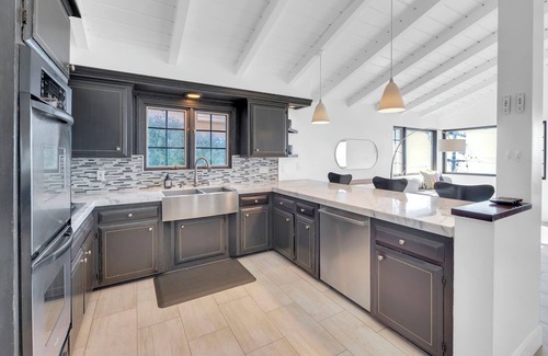 Sunset Cliffs Casa | Gorgeous Mid-Century Modern Stunner with Epic Ocean Views. Perfect for groups!