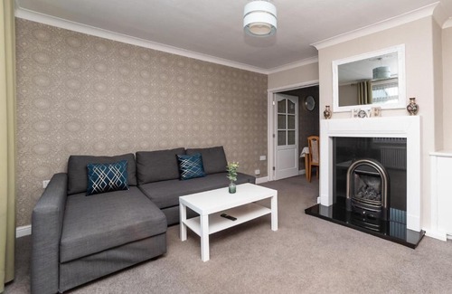 Newcastle-upon-Tyne Apartamento | Gorgeous Modern 4 bedroom house - Free Parking and Netflix by WHA for Contractors, Relocation, Business Travelers