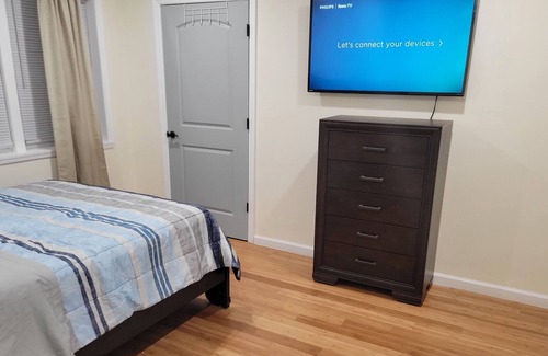 Irvington Apartamento | Gorgeous Modern Suite