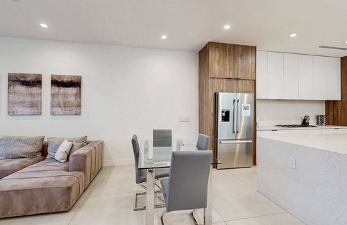 Downtown Fort Lauderdale Casa | Gorgeous modern townhome near beach with pool, patio, & W/D - dog-friendly