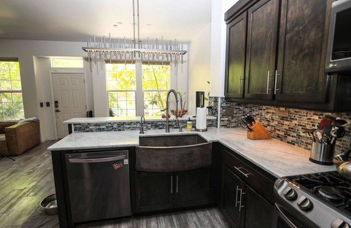 San Luis Obispo Casa | Gorgeous Modern Pet Friendly Condo close to everything