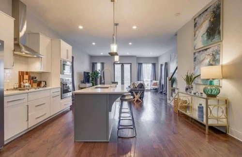 Edgehill Casa | Gorgeous Nashville Home, 2miles to Lower Broadway