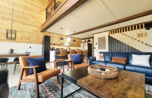 Bellaire Casa | Gorgeous New A-Frame w/ Sauna & Gameroom - Minutes to Pools, Golf and Skiing