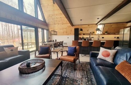 Bellaire Casa | Gorgeous New A-Frame w/ Sauna & Gameroom - Minutes to Pools, Golf and Skiing
