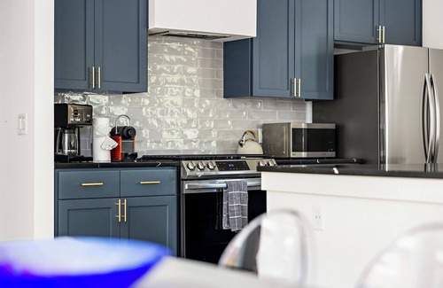 Southhampton Hills Casa | Gorgeous New Build ~Luxury Finishes~ Huge Balcony