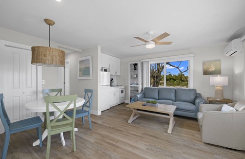 Sanibel Cabaña | Preciosa cabaña costera recientemente renovada ¡A minutos de la playa y bicicletas gratis!