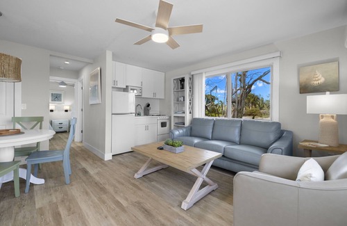 Sanibel Cabaña | Preciosa cabaña costera recientemente renovada ¡A minutos de la playa y bicicletas gratis!