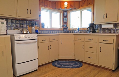 Neskowin Cabaña | Vista de clase mundial! ¡Buen precio! Comodidad acogedora.