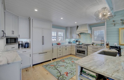 Charleston County Casa | Gorgeous oceanfront home with private beach access
