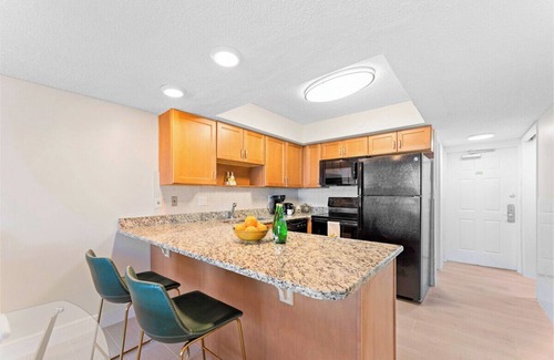 Satellite Beach Condominio | Gorgeous Oceanside Oasis with Pool, Private Balcony, and Stunning Views