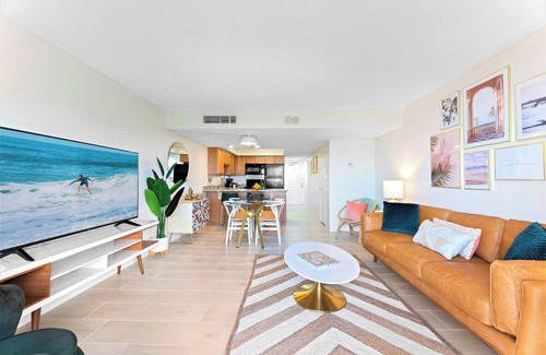 Satellite Beach Condominio | Gorgeous Oceanside Oasis with Pool, Private Balcony, and Stunning Views