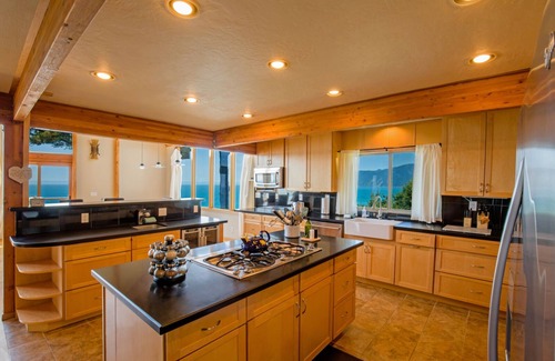 Shelter Cove Condominio | Gorgeous Oceanview! by OceanviewHotTubs Tesla Charging Oceanfront! Shelter Cove