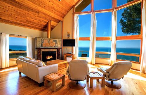Shelter Cove Apartamento | Gorgeous Oceanview, by OceanviewHotTubs Oceanfront! Shelter Cove, CA Tesla EV Station