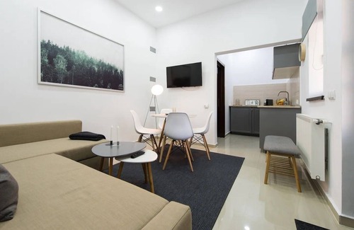 Centrul Vechi Apartamento | Gorgeous Old Town Flat with Mountain Views