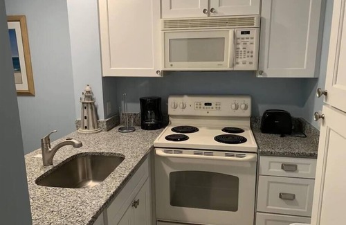 Myrtle Beach Apartamento | Precioso, recientemente remodelado condominio que está a 3 minutos a pie de la playa !!!