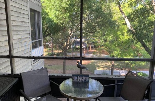 Myrtle Beach Apartamento | Precioso, recientemente remodelado condominio que está a 3 minutos a pie de la playa !!!