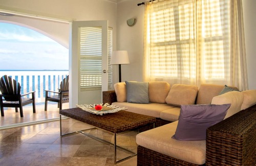 Placencia Complejo | Gorgeous One-Bedroom Lagoon Bay Suite at Umaya Resort & Adventures