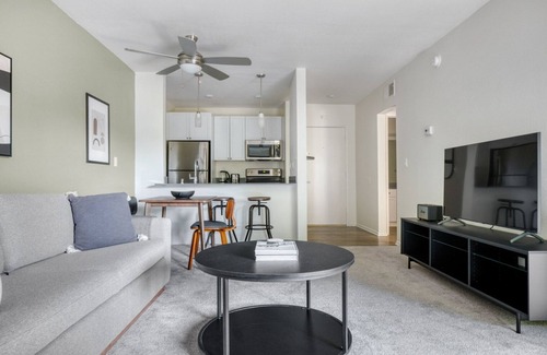Pasadena Apartamento | Gorgeous Pasadena 1BR w/ Gym & Pool, nr Colorado Ave, by Blueground