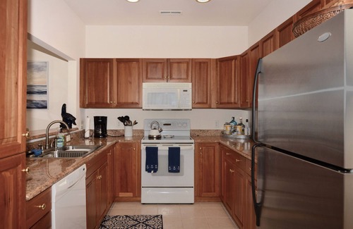 Bethany Beach Casa | Gorgeous Pet-Friendly Bay Front Bethany Beach Townhouse Parking & Pool