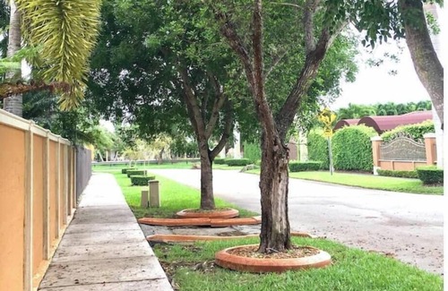 Tamiami Casa | Gorgeous Private entrance room w/ bathroom/parking