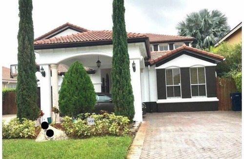 Tamiami Casa | Gorgeous Private entrance room w/ bathroom/parking