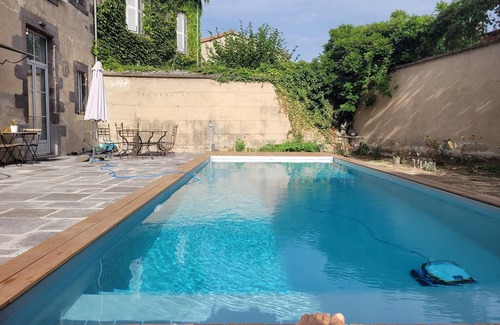 Maringues Casa | Encantadora casa con jacuzzi cerca de volcanes