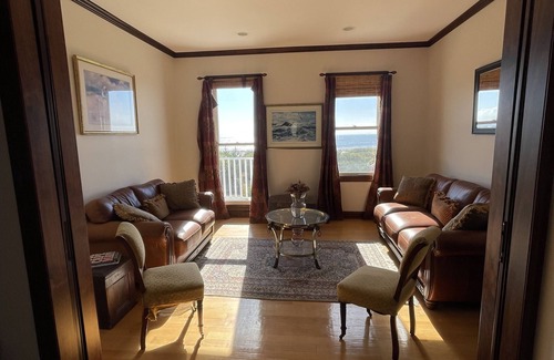 Admiral Estates Condominio | GORGEOUS PROPERTY IN QUIET NEIGHBORHOOD