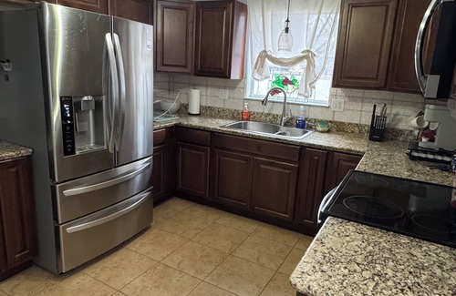 Uvalde Casa | Gorgeous quiet and cozy 3 bedroom/ 2 bathroom home awaits you!