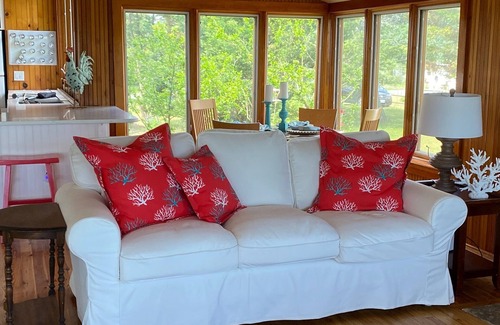 Slaughter Beach Cabaña | GORGEOUS, RECENTLY RENOVATED, WATERFRONT COTTAGE