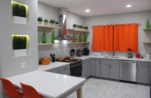 Detroit Casa | Gorgeous remodeled home, with entertainment, and massage chair for relaxing!